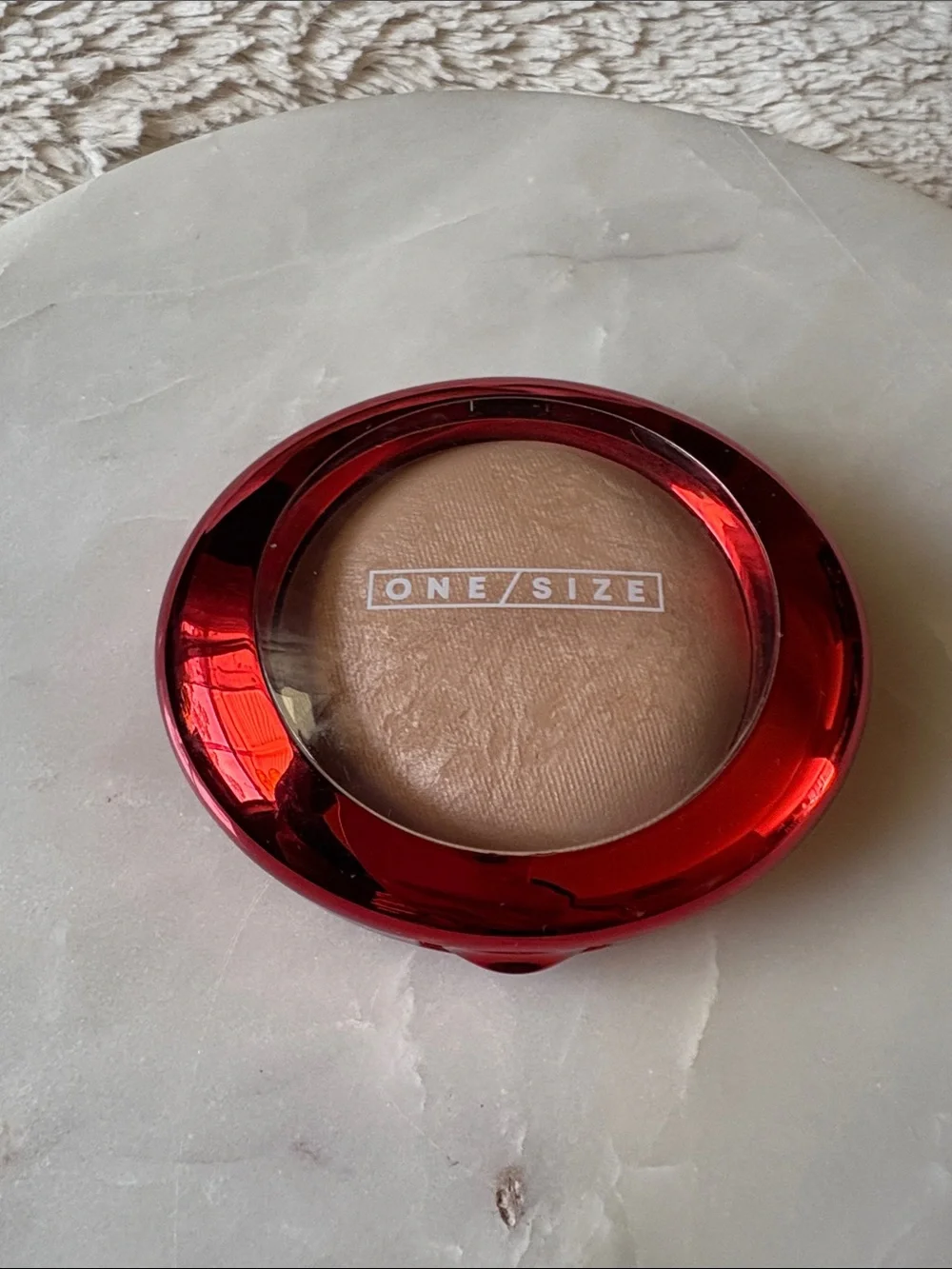 ONE/SIZE Boulce Silk Powder in LIGHT